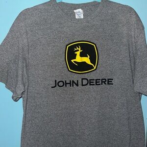 Size Large Men’s John Deere Delta Pro Weight t-shirt.